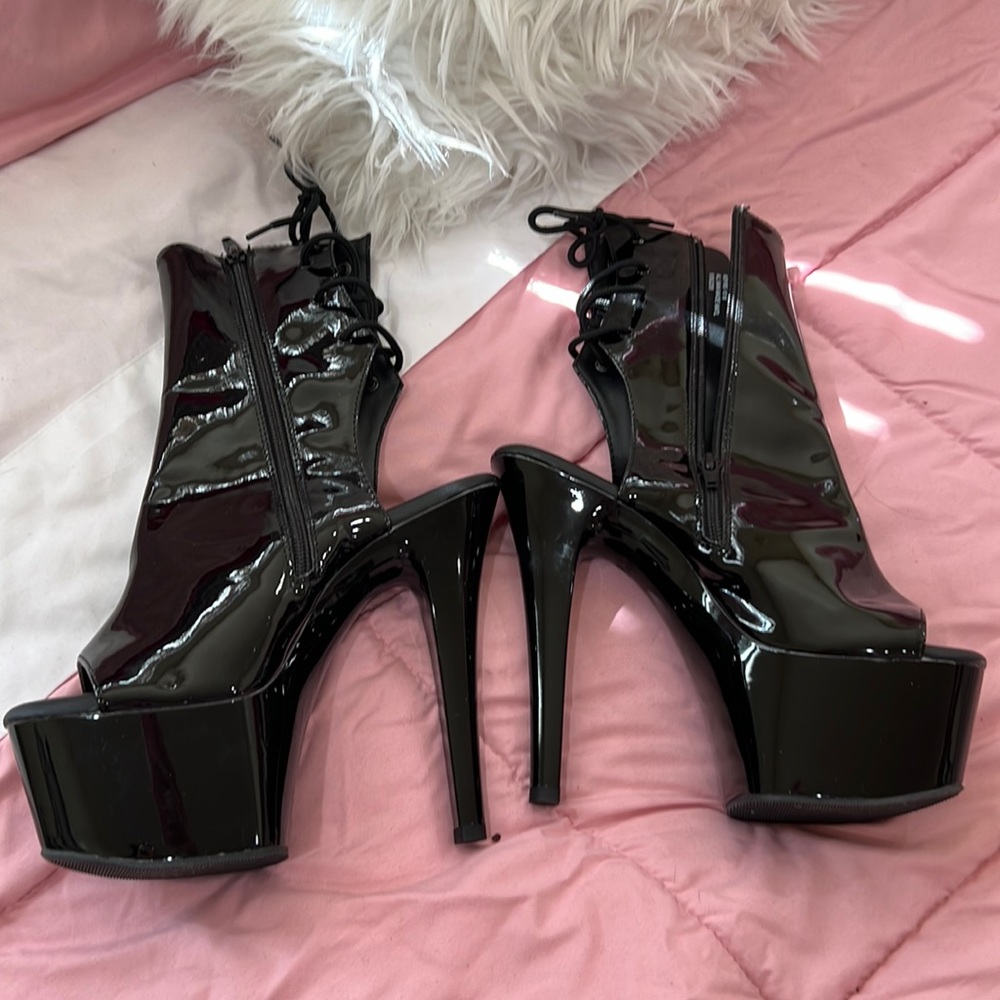 Pleaser boots